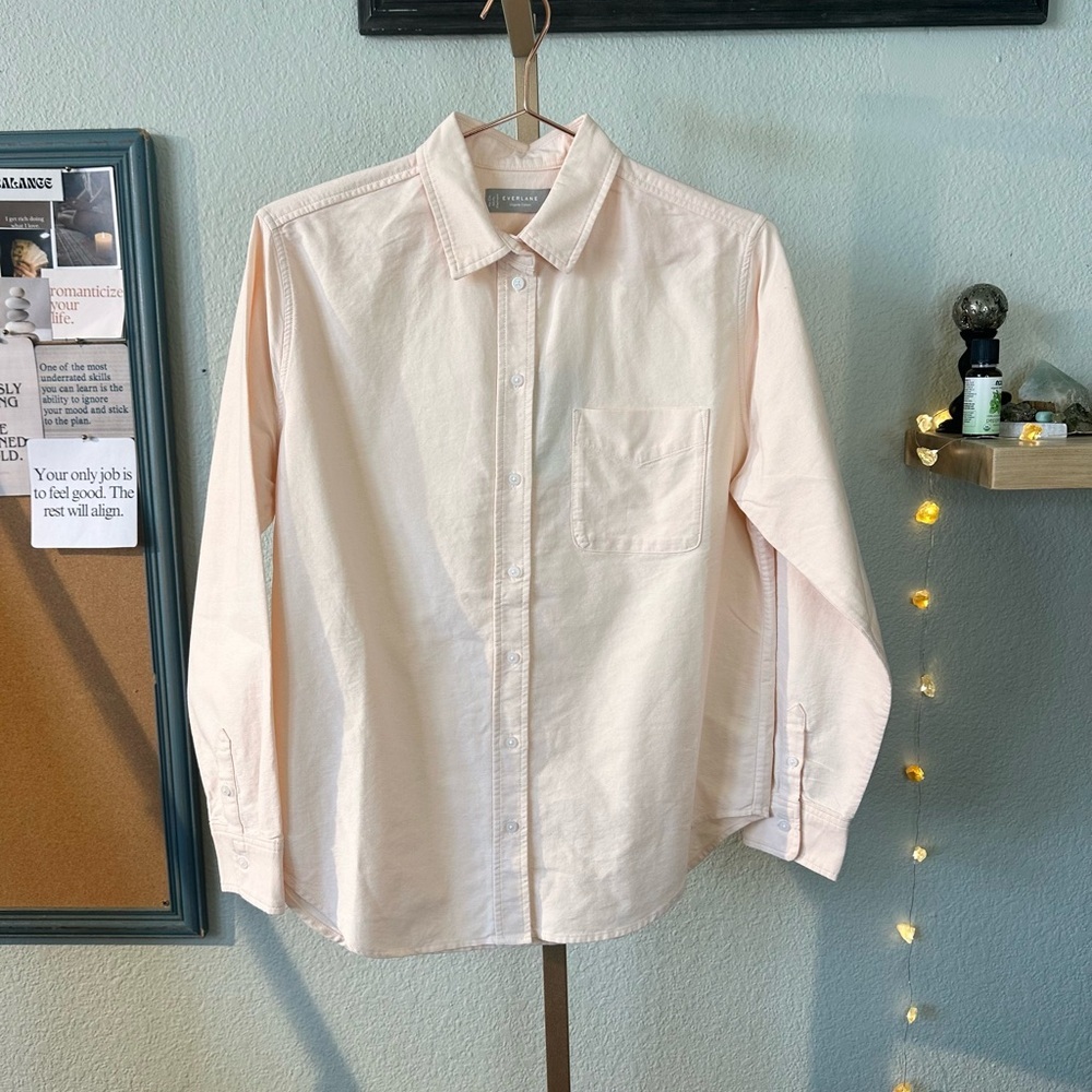 Everlane | The Must-Have Oxford Shirt in Apricot - Picture 2 of 9